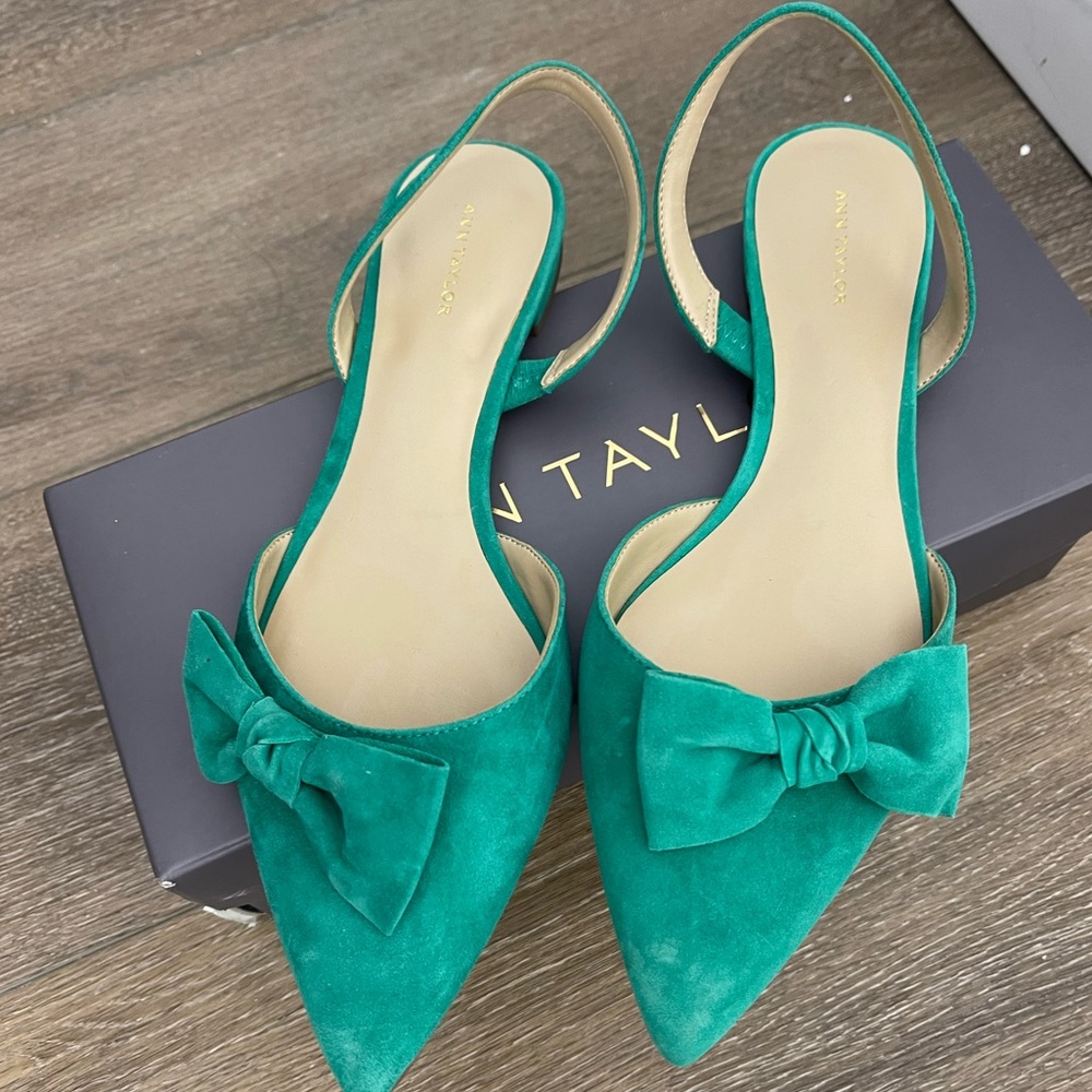 NEW Ann Taylor flats size 8